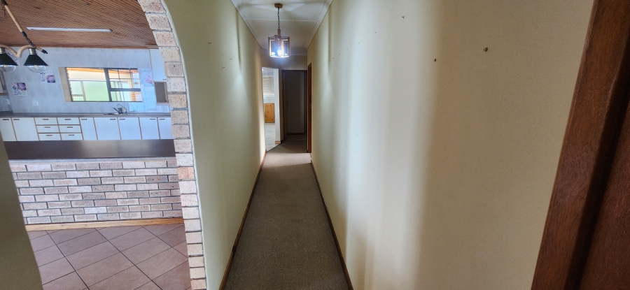 5 Bedroom Property for Sale in Dana Bay Western Cape